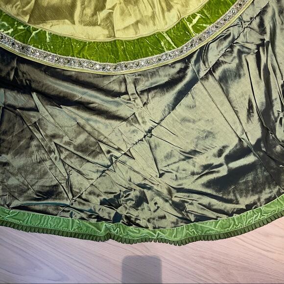 Christmas Tree Skirt Silk Velvet - Picture 3 of 9